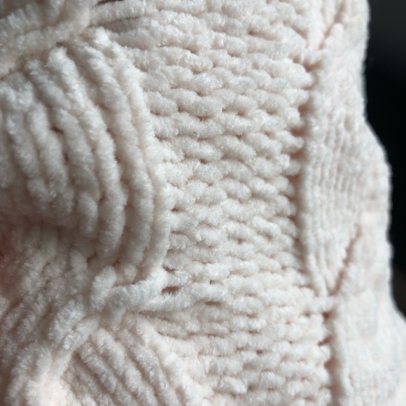 American Eagle Cable Knit Sweater in Cream - Picture 9 of 11